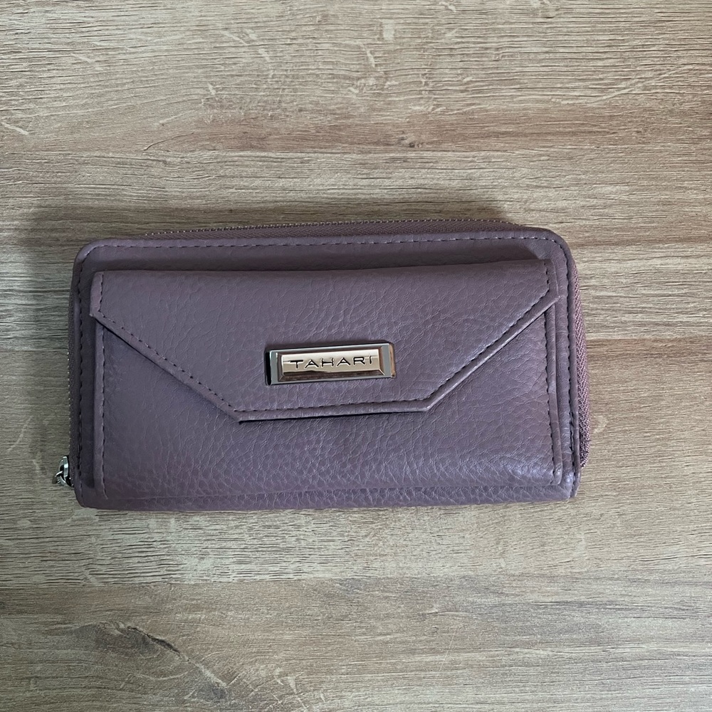 Tahari wallet